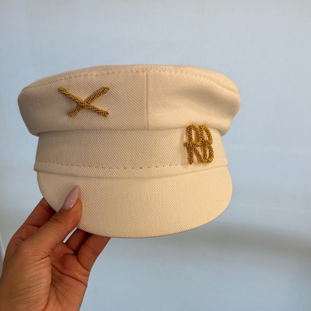 Ruslan baginskiy hat